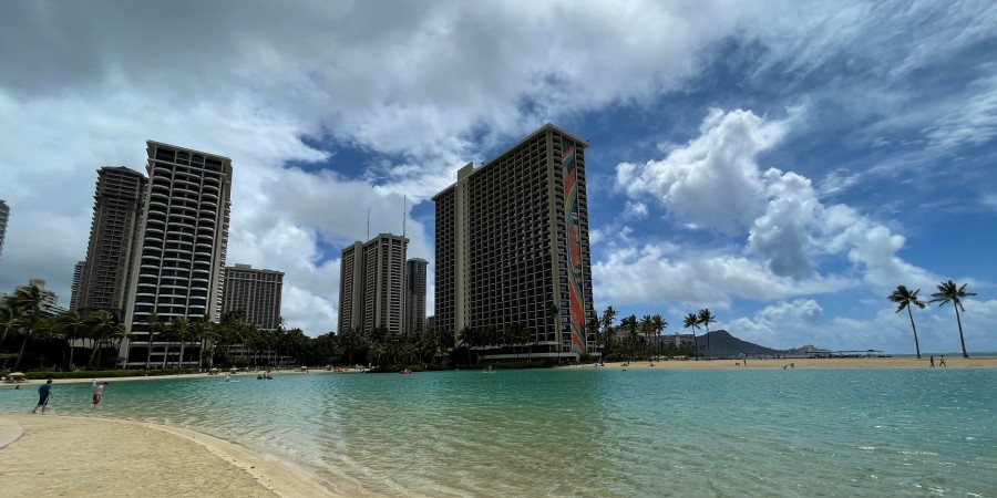 Hilton Hawaiian Village in Waikiki, Shopping and Restaurants, Kahanamoku  Beach, Hilton Lagoon 